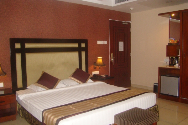 Hotel Gateway Grandeur Christianbasti (Guwahati )